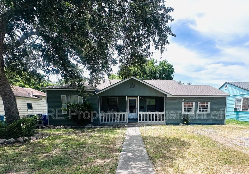 Corpus Christi House: 1325 Tyler Ave