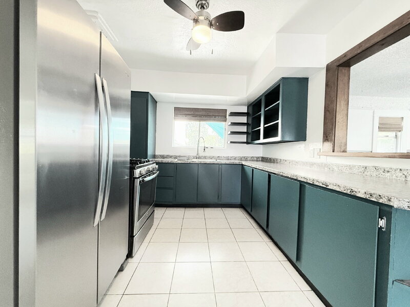 Los Angeles Condo: 1661 West 36th Place