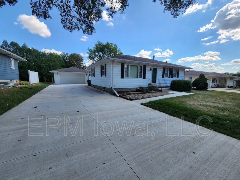 Cedar Falls House: 3502 Veralta Drive