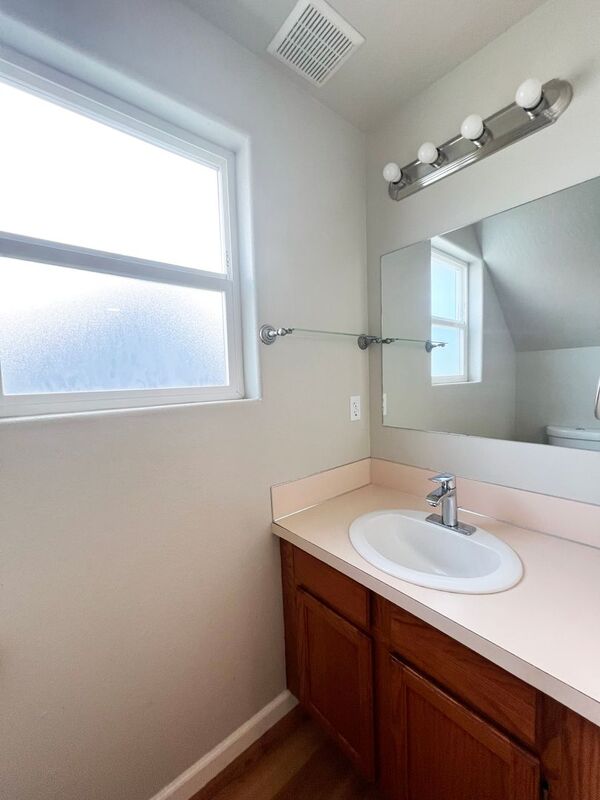 Photo 15 of rental home at 782 North Cloverleaf Loop