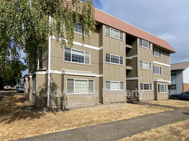 CORVALLIS House: 975 NW GARFIELD Ave