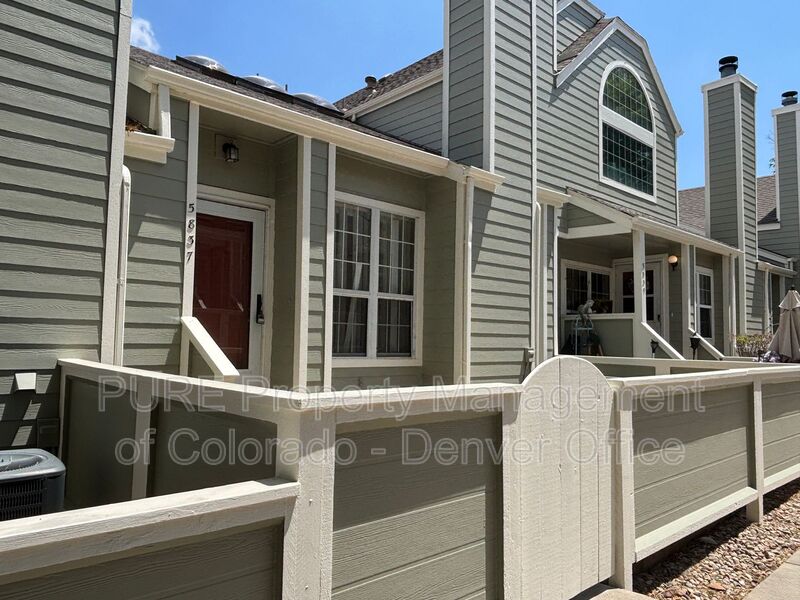 Lakewood Townhome: 5837 West Atlantic Place