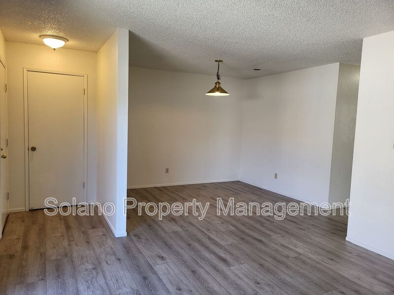 Fairfield House: 818 E Tabor Ave