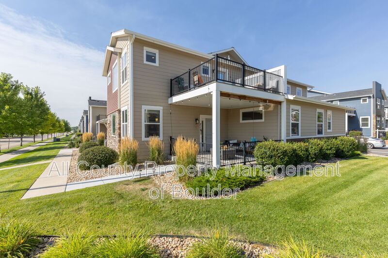 Main image for 711 Grandview Meadows Dr