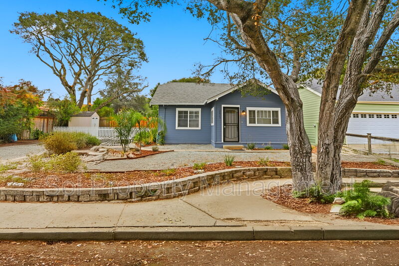 Santa Cruz House: 2625 Howe Street