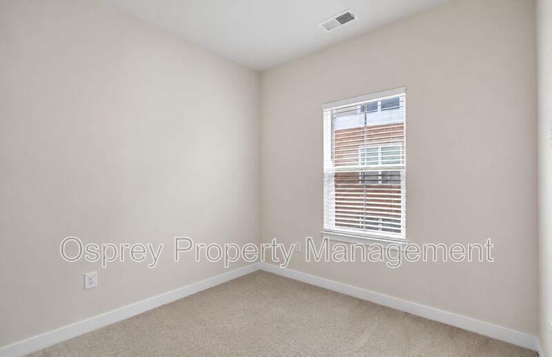 Spacious 3-Bedroom Townhome in Norfolk!  - Photo 11