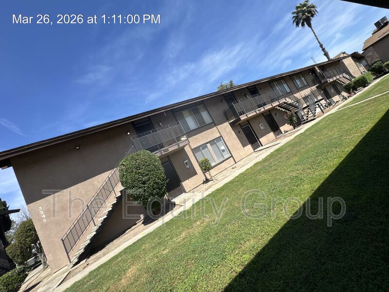 Visalia House: 3545 W Campus Ave-1