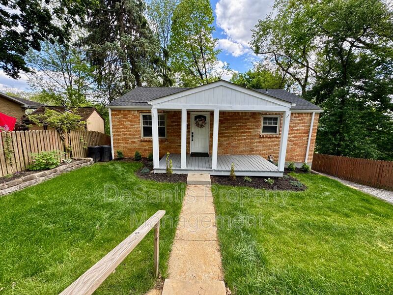 Pittsburgh House: 652 Grandview Avenue