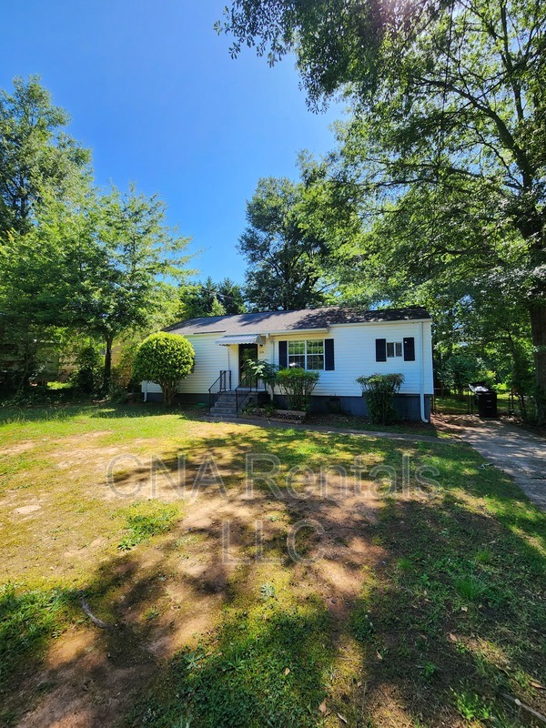 Marietta Condo: 104 E. Acres Dr.