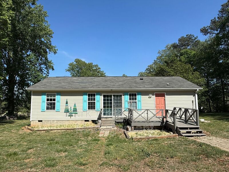 Pittsboro House: 735 Russett Run