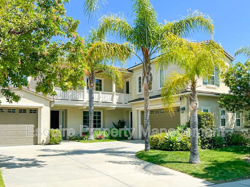 MOORPARK House: 13735 BLUE RIDGE WAY