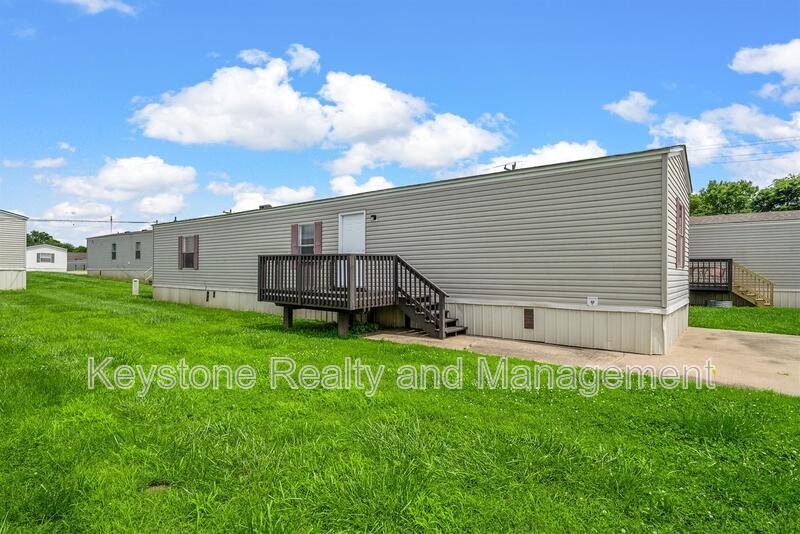 Oak Grove House: 812 Monroe Lane