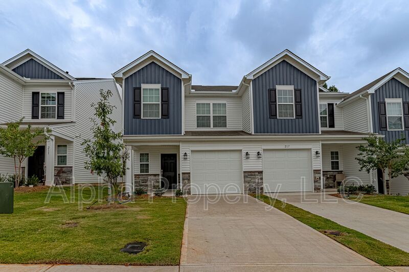 Greer Townhome: 215 Eagle Watch Way