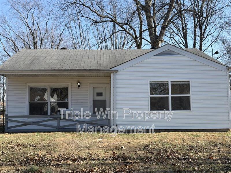 Florissant House: 300 Brackleigh Ln