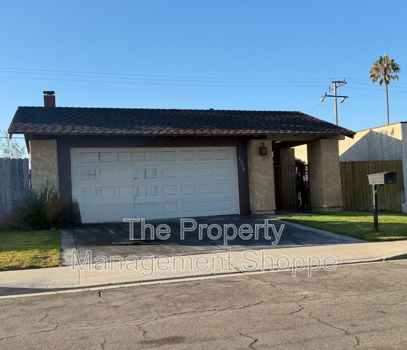 Ventura House: 6250 Mockingbird Street
