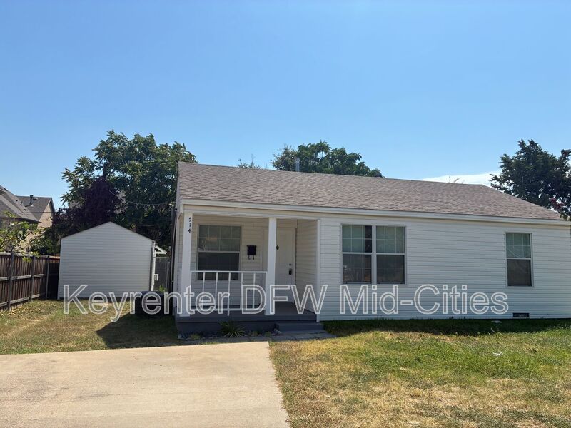 Irving House: 514 Larry Drive