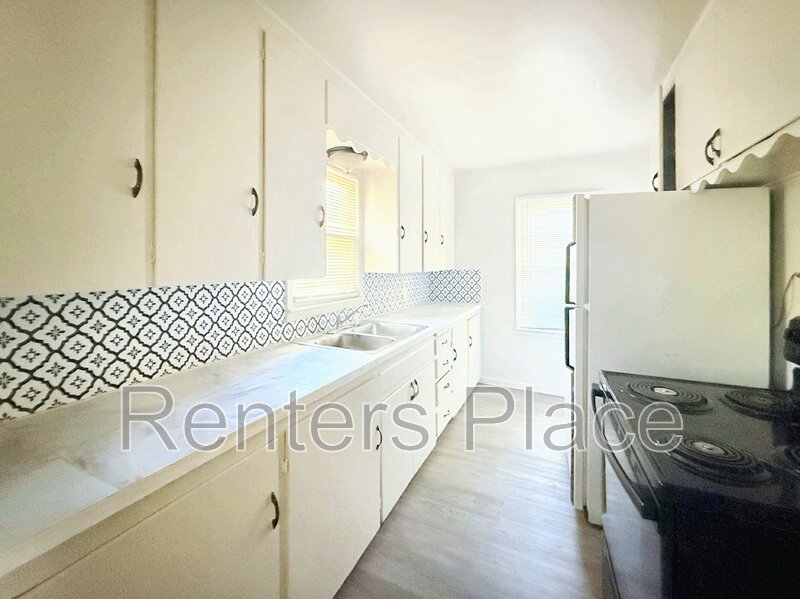 Tulsa House: 4324 North Iroquois Avenue