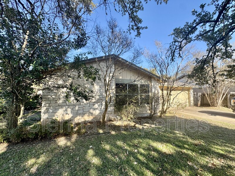 Austin House: 7802 Scotland Yard