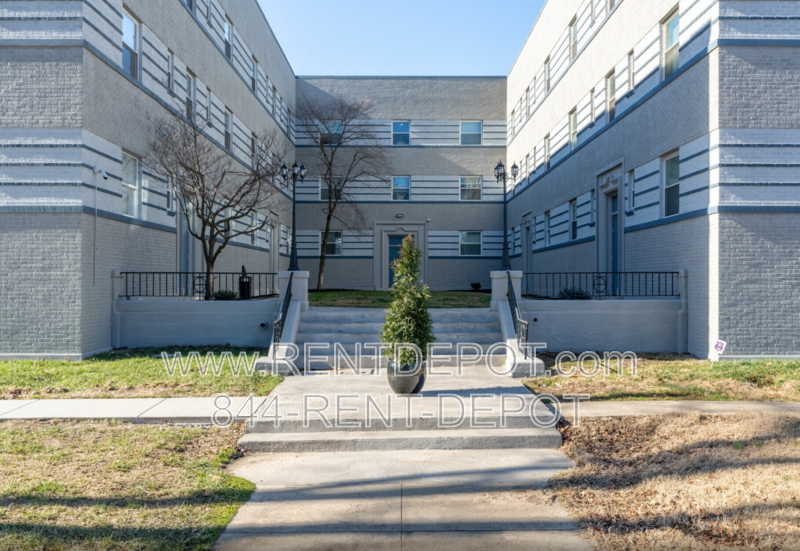 Evansville House: 1407 Howard St