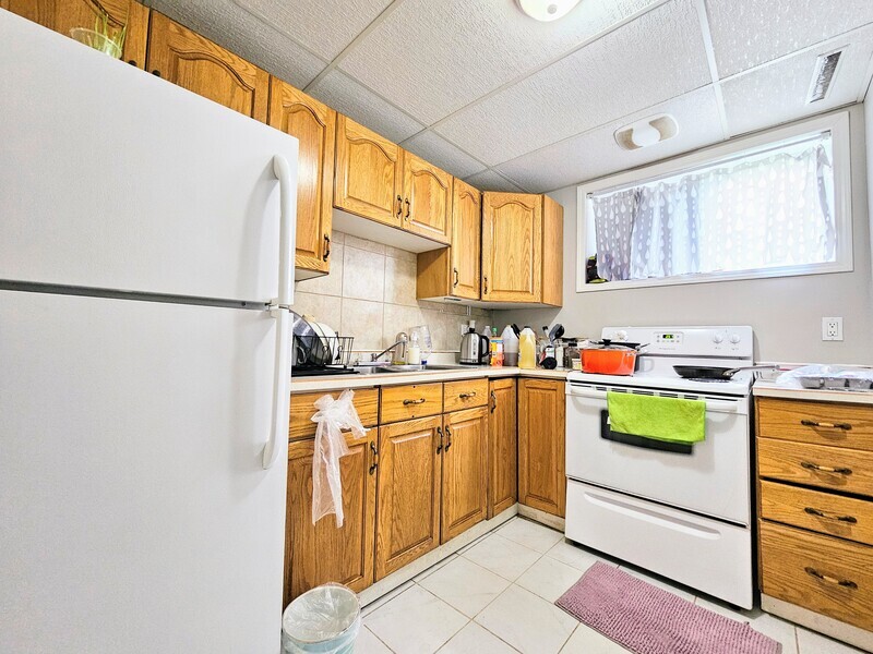 Edmonton House: 12010 101 St NW