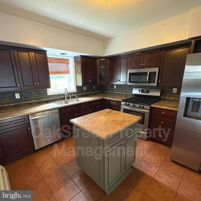 Haddon Heights Condo: 1300 W. Kings Highway, Apt 1
