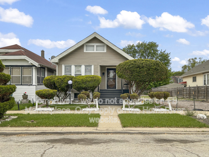 Chicago House: 10046 S Perry Ave