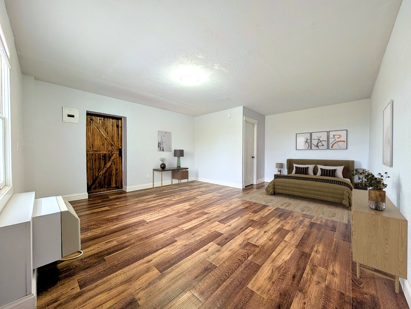 Pella Condo: 205 Oskaloosa Street - 206