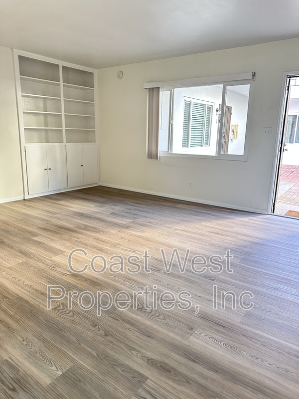 San Diego Condo: 1636 Chalcedony St #1