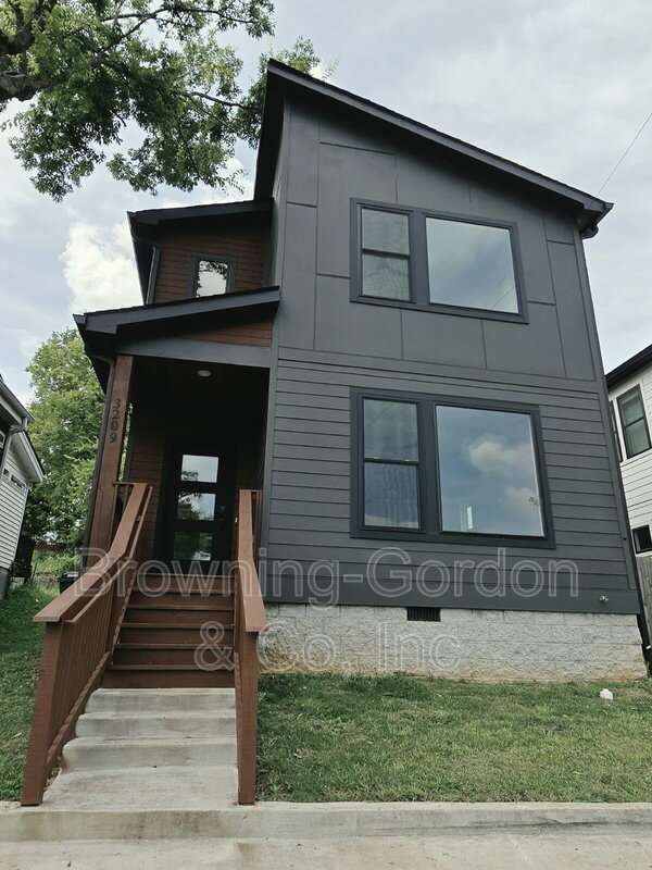 Nashville House: 3209 Curtis Street