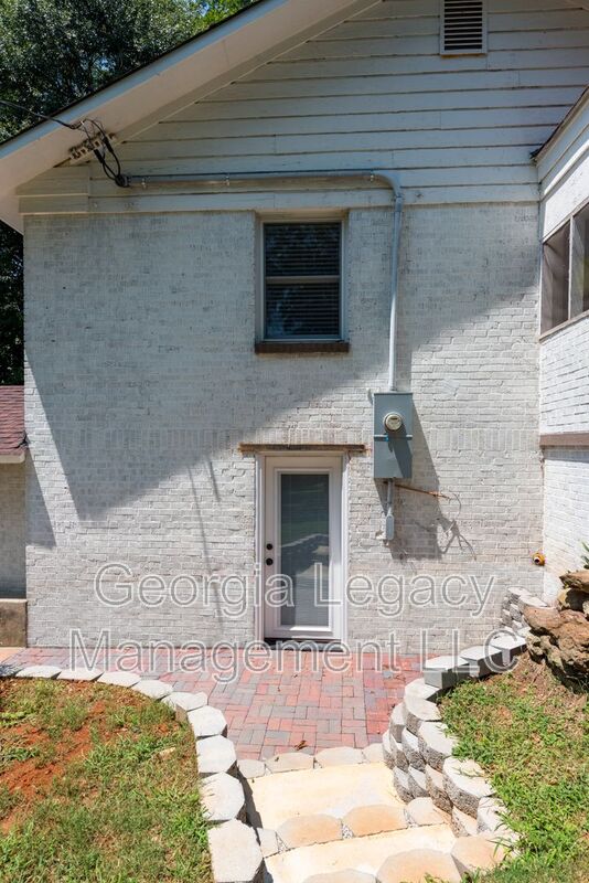 Royston House: 2615 West Main St.