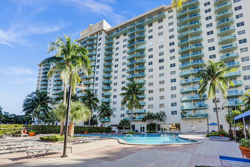 Sunny Isles Condo: 19390 Collins Ave