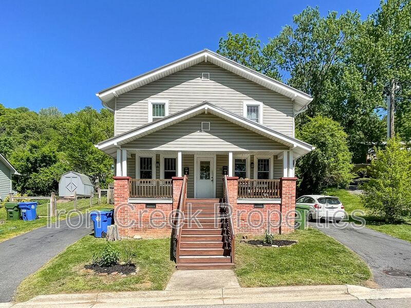 Asheville House: 10 Latta Street