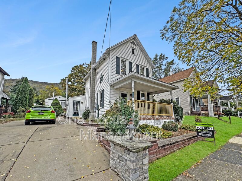 South Williamsport House: 1321 W Central Ave