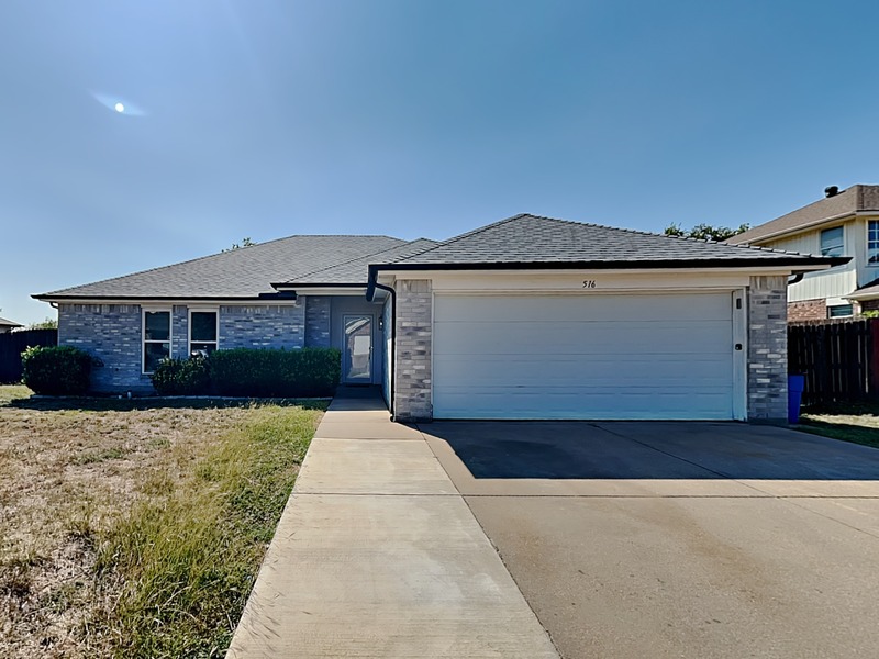 Aledo House: 516 E Oak St