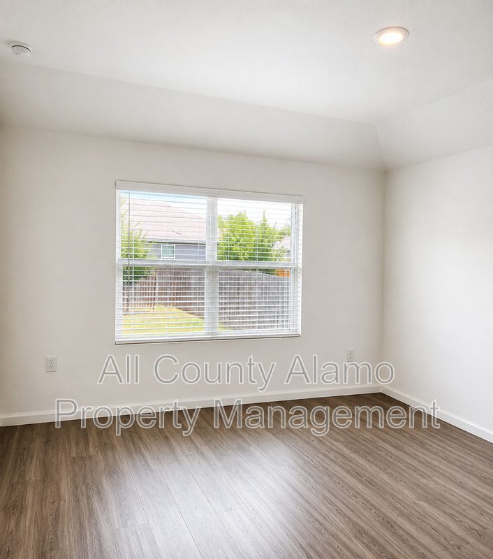 Main Rental Photo 19