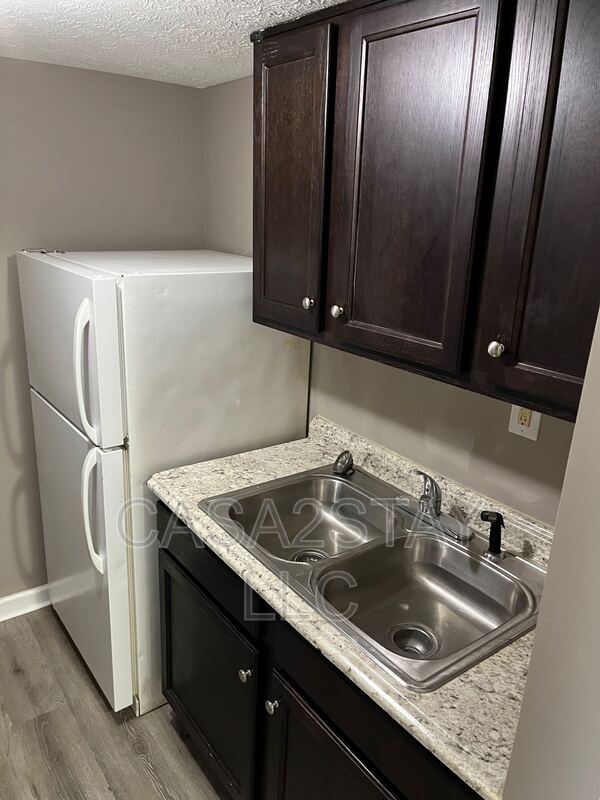 Louisville Condo: 411 Iowa Avenue