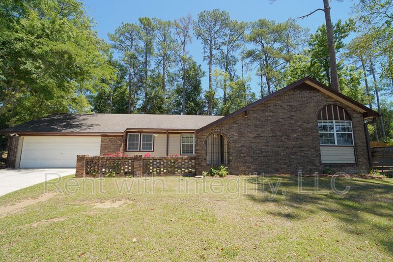Tallahassee House: 1545 Pine View Dr