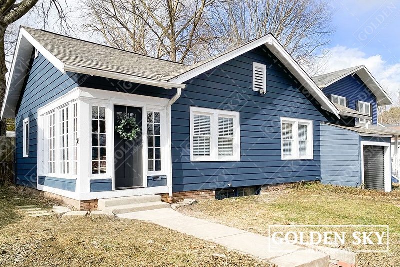 Indianapolis House: 4910 Winthrop Avenue