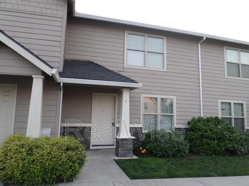 Medford Townhome: 450 Midway
