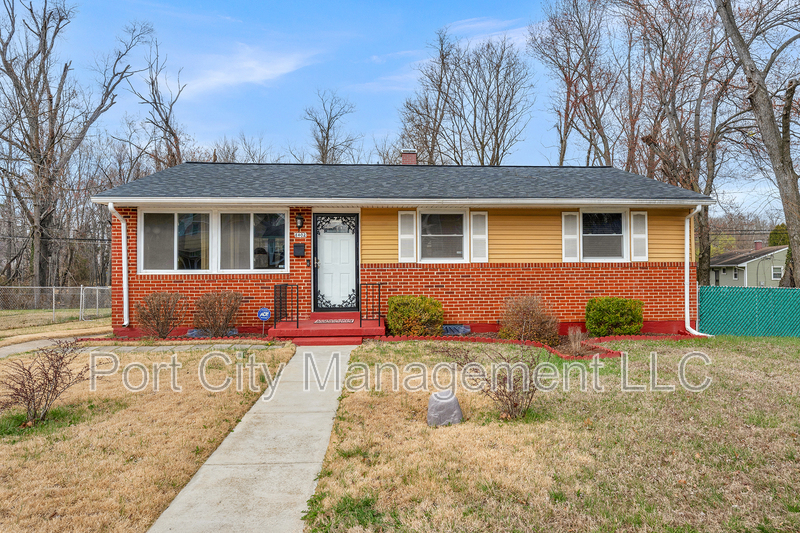 Randallstown House: 8402 Church Lane