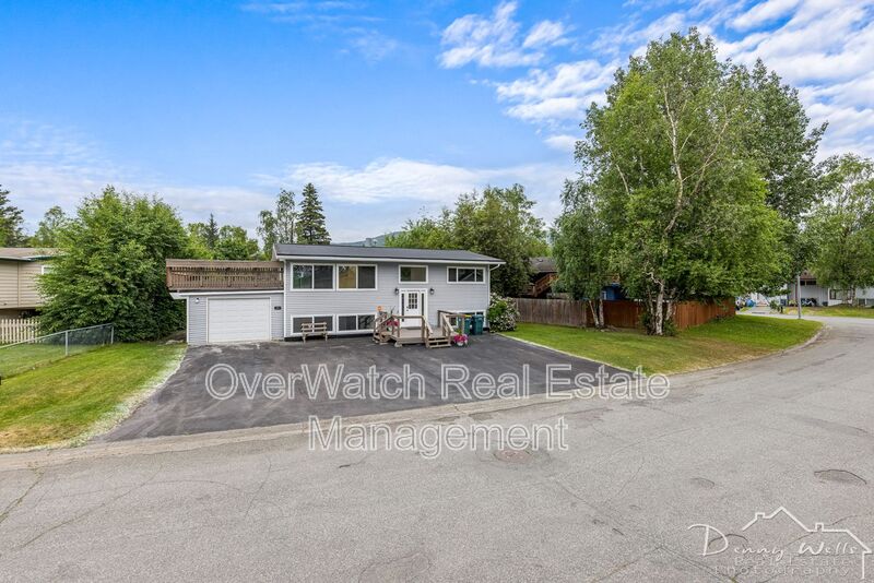 Anchorage House: 1821 Kodiak St
