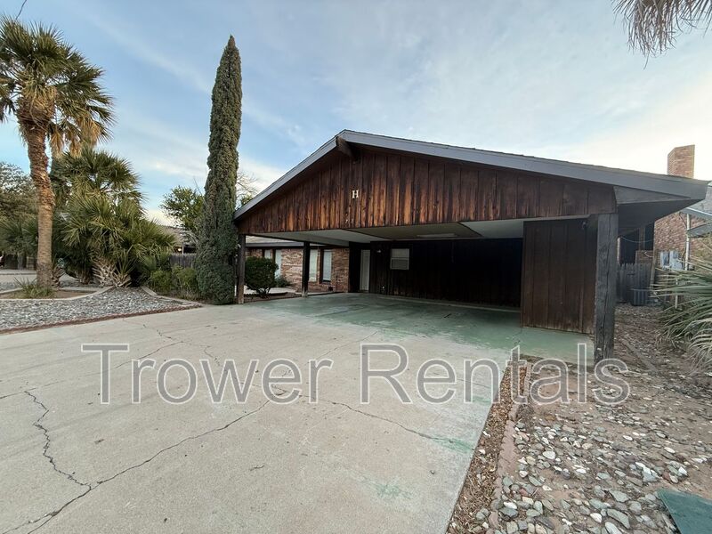 Odessa House: 7-2710 Pagewood