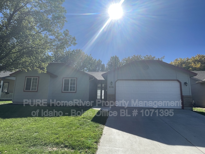 Boise House: 9391 W Wakefield St