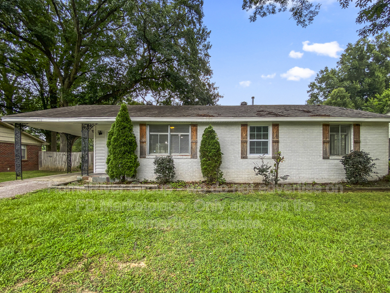 Memphis House: 506 N White Station Rd
