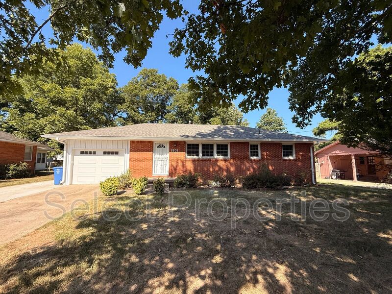 Jonesboro House: 1801 Bernard