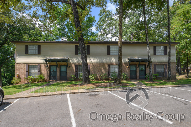 Pelham Condo: 10 Indianwood Dr