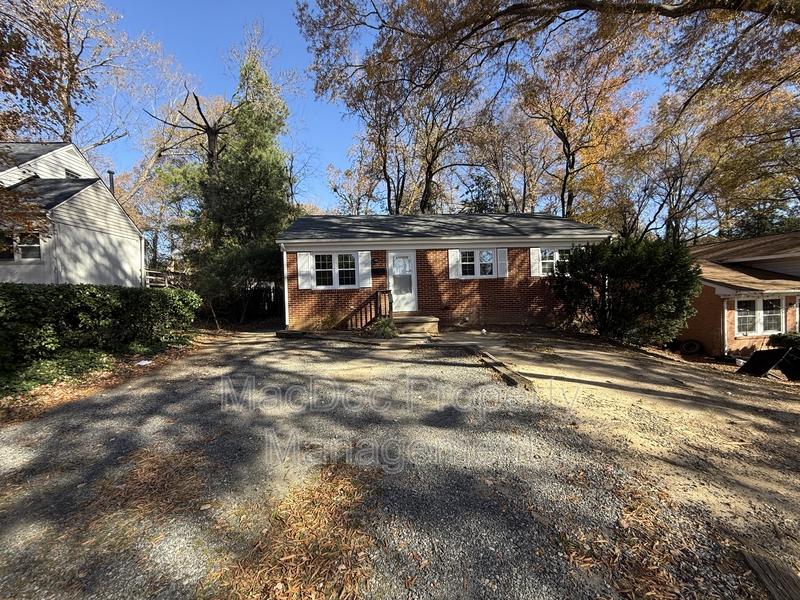 Fredericksburg House: 155 Longstreet Avenue