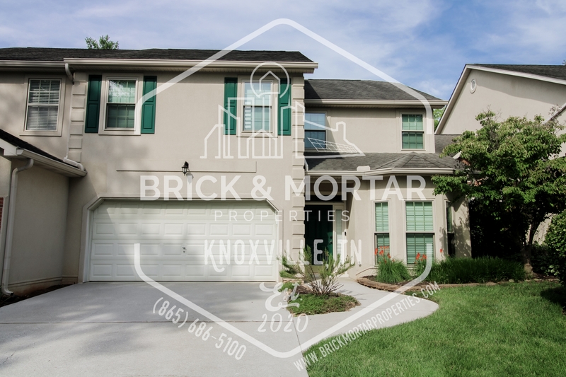 Knoxville House: 613 Chapel Point Lane