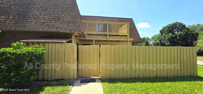 Titusville Townhome: 1642 S Park Avenue