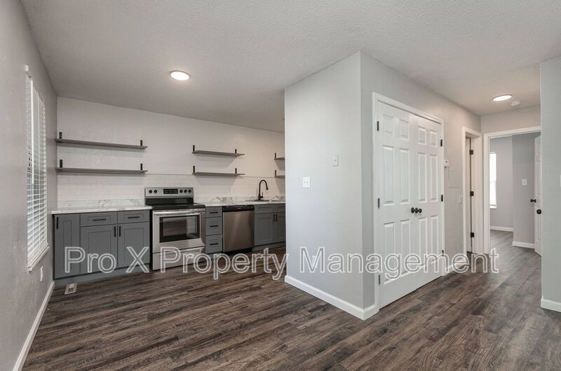 Springfield Condo: 1147 E Elm St